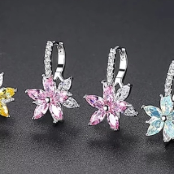 NEW!๐๐BEAUTIFUL๐PINK๐FLOWER CZ DROPS!๐๐ - Picture 2 of 8